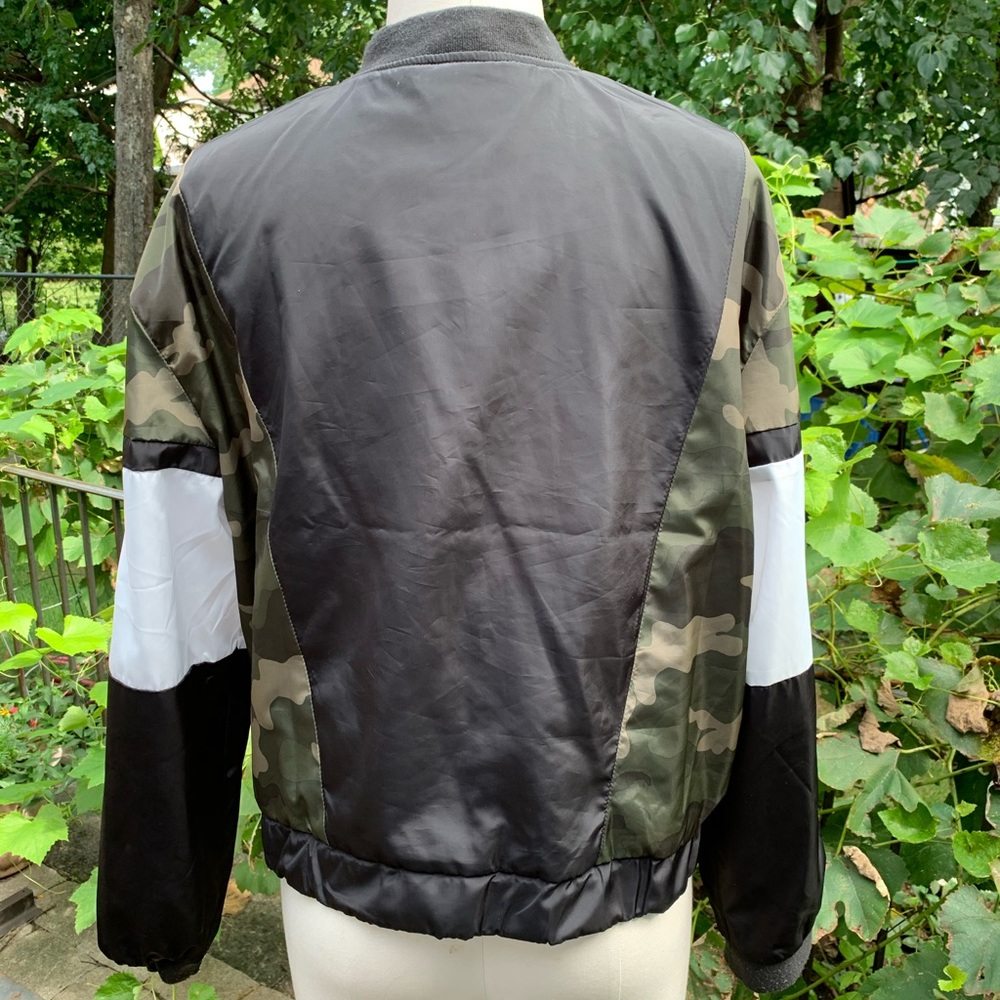 Jacket - Picture 3 of 4